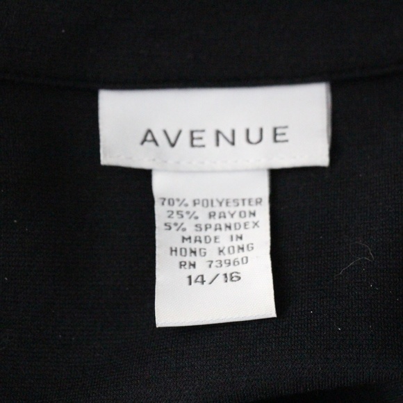 AVENUE Black 3/4 Sleeve Rounded-Neck Maxi Dress - Picture 8 of 8